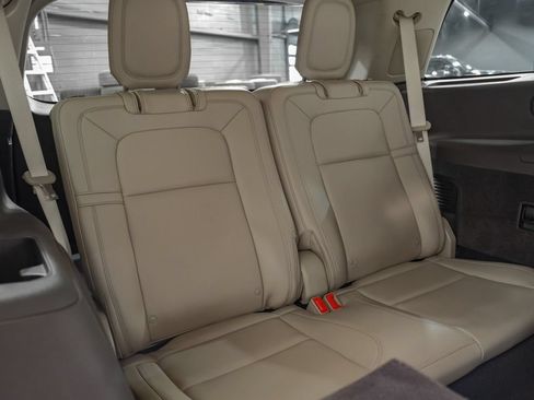 Used 2022 Lincoln Aviator Reserve w/ Equipment Group 201A AWD/4WD image 39
