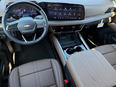 New 2026 Chevrolet Suburban High Country image 12