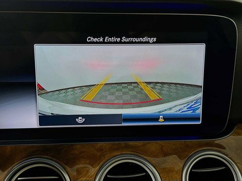Used 2020 Mercedes-Benz E 350 4MATIC Sedan image 18