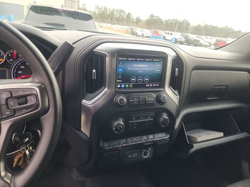 Used 2020 Chevrolet Silverado 1500 LT w/ Trailering Package image 13