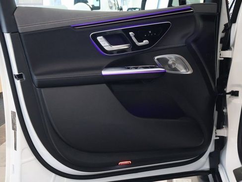 New 2026 Mercedes-Benz EQE 320 4MATIC SUV image 7