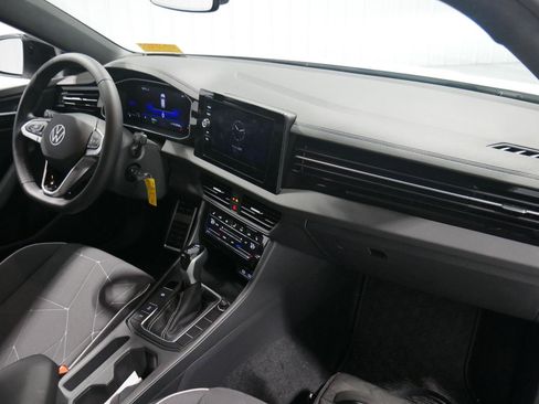 Used 2025 Volkswagen Jetta Sport image 14