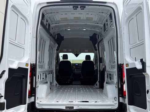 Used 2025 Ford Transit 250 148 High Roof AWD image 9
