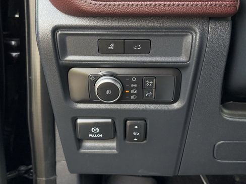 Used 2022 Ford Expedition Limited RWD image 24