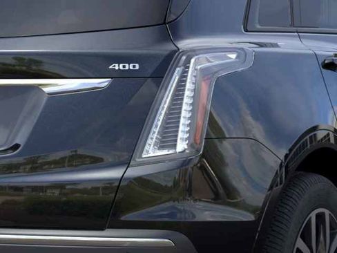 Certified 2023 Cadillac XT5 Sportv AWD/4WD image 11