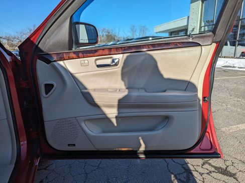 Used 2011 Cadillac DTS Premium w/ Driver Awareness Package image 30