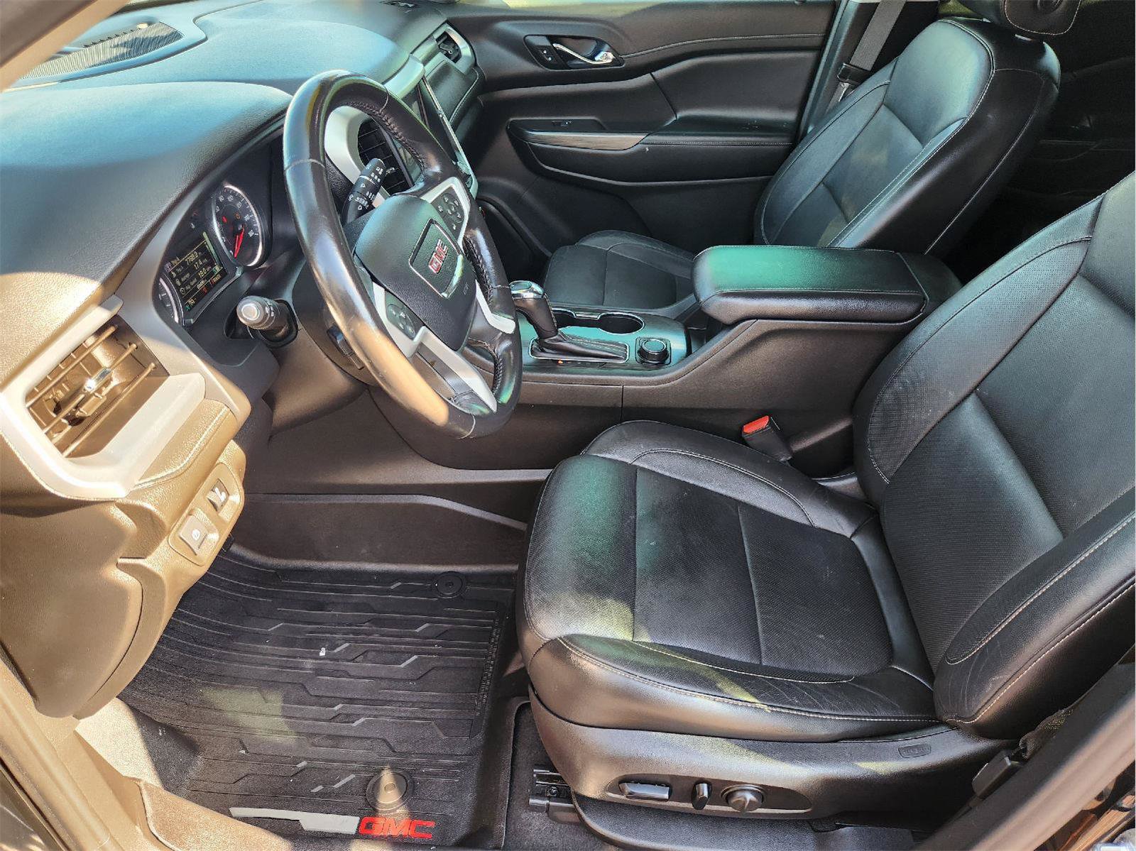 Used 2019 GMC Acadia SLT w/ Black Edition FWD image 14