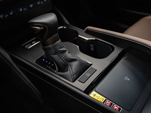 Certified 2025 Lexus ES 350 Ultra Luxury FWD image 37