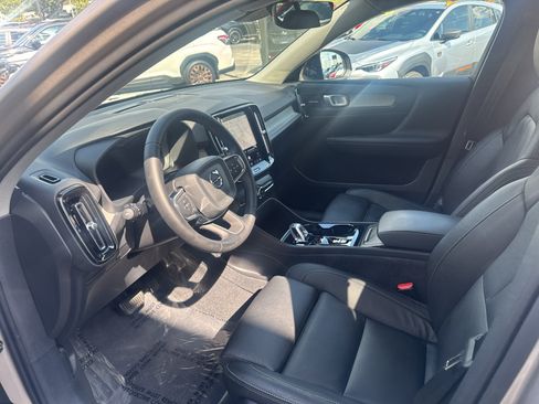 Used 2024 Volvo XC40 B5 Plus w/ Climate Package AWD/4WD image 9
