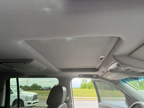 Used 2015 GMC Yukon XL Denali w/ Touring Package RWD image 21