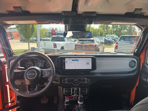 Used 2025 Jeep Wrangler Unlimited Sport AWD/4WD image 27