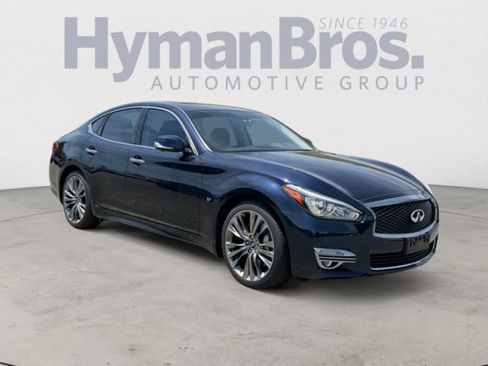 Used 2019 INFINITI Q70 Luxe RWD image 1