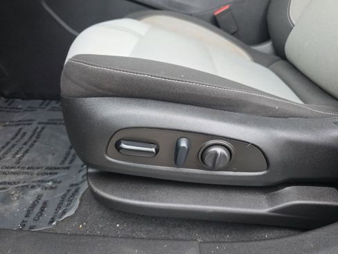 Used 2023 Chevrolet Blazer LT image 21