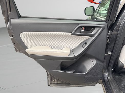 Used 2018 Subaru Forester 2.5i Premium image 8