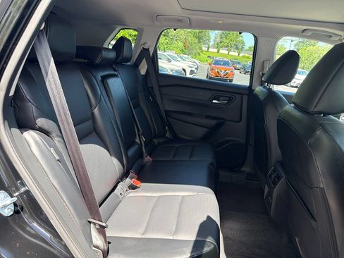 Used 2025 Nissan Rogue SV w/ SV Premium Package FWD image 50