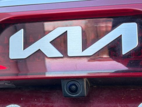 Used 2024 Kia Carnival LX FWD image 58