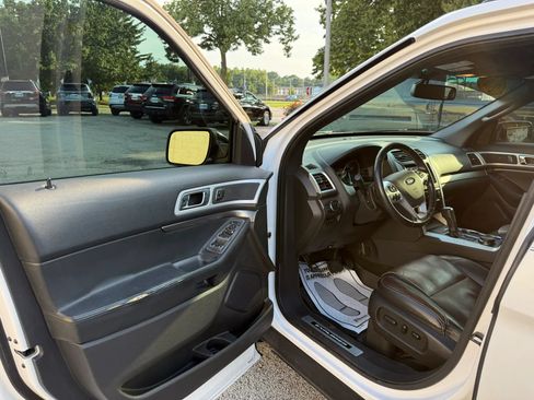 Used 2015 Ford Explorer Sport w/ Equipment Group 401A AWD/4WD image 9