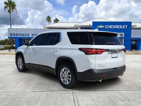 Used 2023 Chevrolet Traverse LS FWD image 3