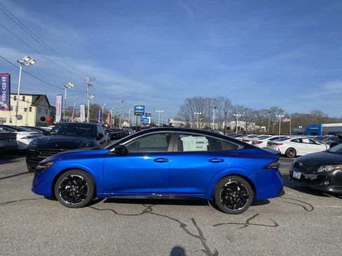 New 2026 Nissan Sentra SR w/ SR Premium Package FWD image 2