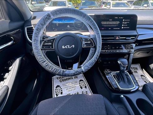 Certified 2024 Kia Seltos S FWD image 7