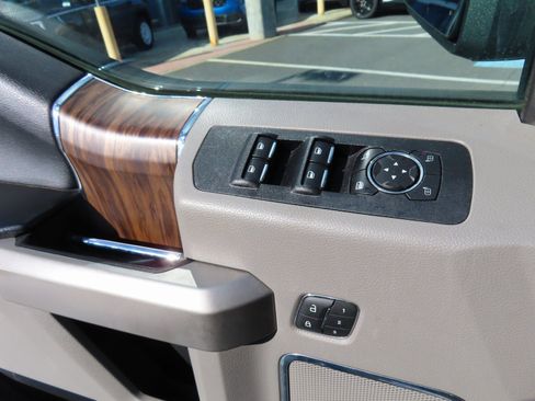 Used 2018 Ford F150 Lariat image 15