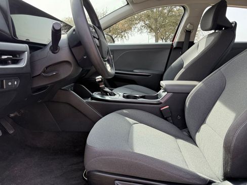 Used 2025 Kia K4 LXS image 29