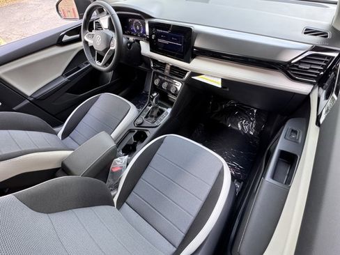 New 2025 Volkswagen Taos S image 15