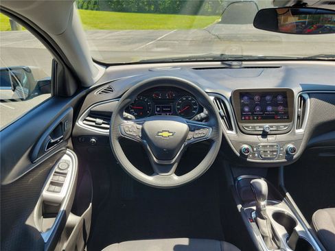 Used 2024 Chevrolet Malibu LT FWD image 11