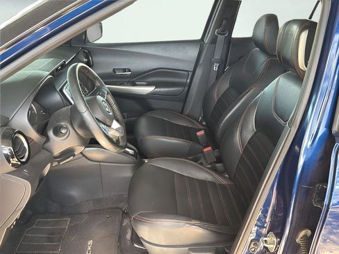 Used 2019 Nissan Kicks SR w/ SR Premium Package image 2