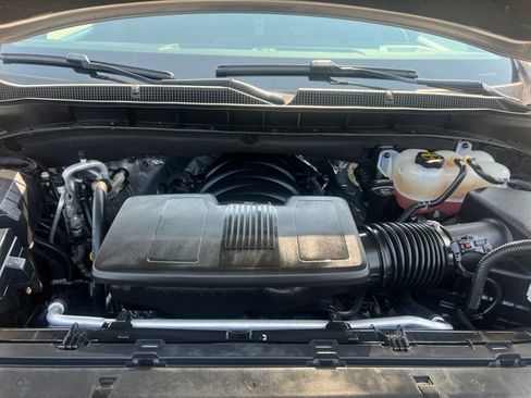Certified 2025 Chevrolet Suburban Z71 AWD/4WD image 35