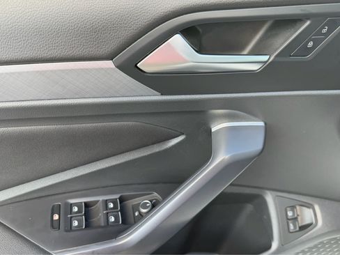 Used 2023 Volkswagen Jetta SE FWD image 12