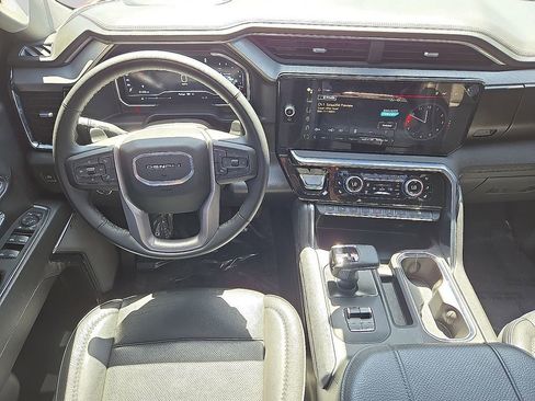 Used 2024 GMC Sierra 1500 Denali w/ Denali Reserve Package AWD/4WD image 18
