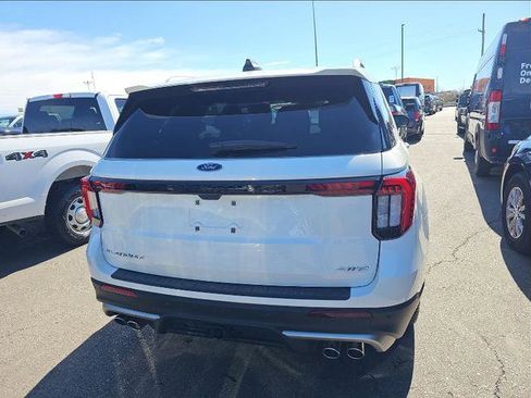 Used 2025 Ford Explorer Platinum w/ Ultimate Package AWD/4WD image 8