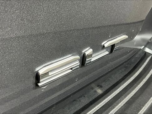 Used 2022 GMC Yukon SLT w/ SLT Luxury Package image 9