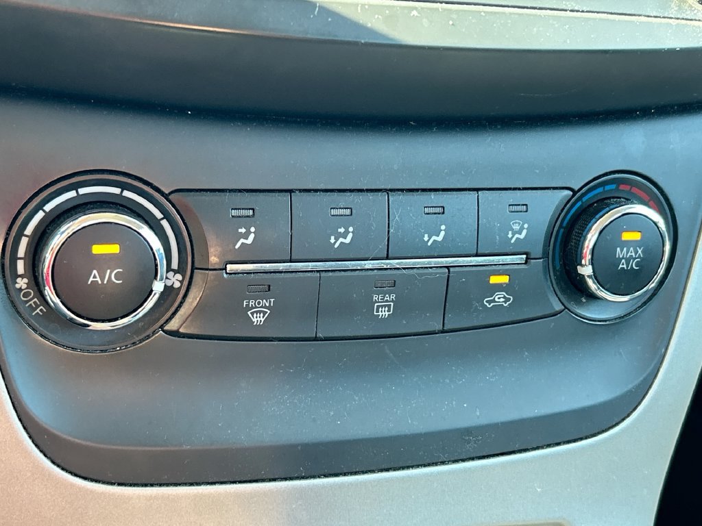Used 2015 Nissan Sentra SV w/ Navigation Package FWD image 23