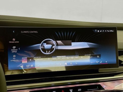 Used 2026 BMW i7 xDrive60 image 16