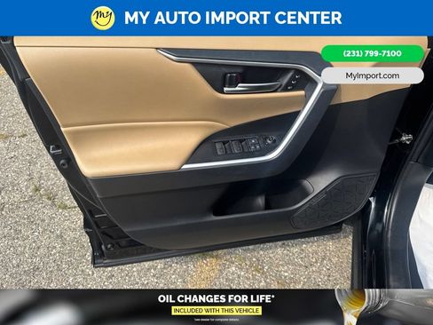 Used 2024 Toyota RAV4 XLE Premium w/ Weather Package AWD/4WD image 10
