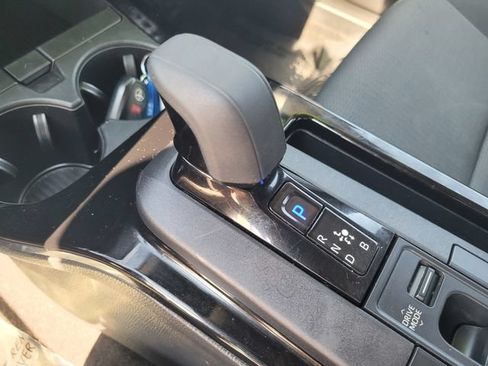 Used 2023 Toyota Prius LE FWD image 20