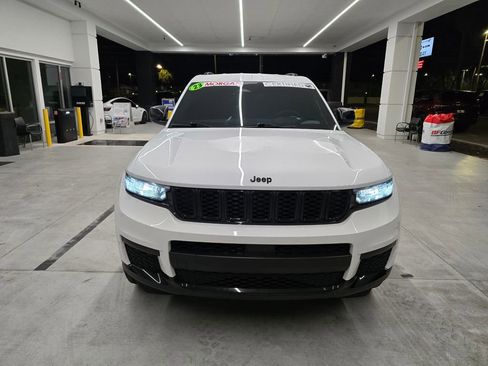 Used 2023 Jeep Grand Cherokee L Laredo image 8