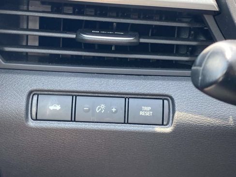 Used 2025 Nissan Altima 2.5 S FWD image 28