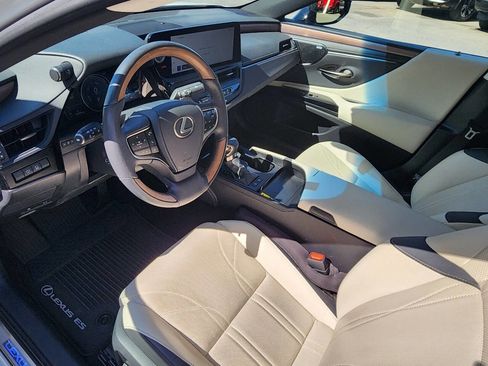 Used 2024 Lexus ES 300h Ultra Luxury w/ Accessory Package (Z2) FWD image 19