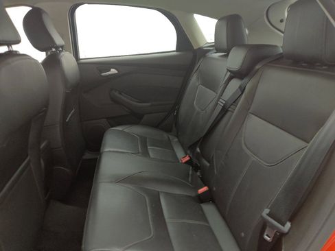 Used 2016 Ford Focus SE w/ Equipment Group 201A FWD image 18