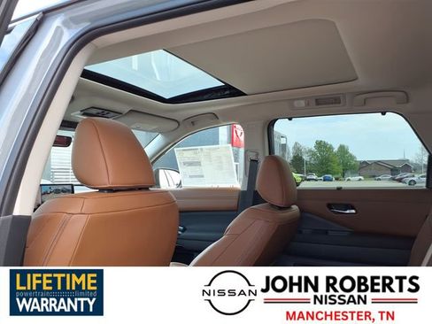 New 2026 Nissan Pathfinder Platinum image 9