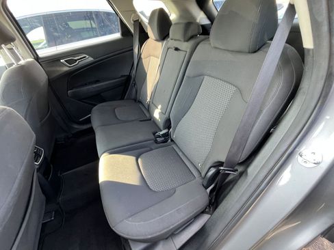 Used 2023 Kia Sportage LX image 38