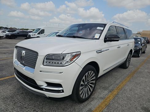 Used 2019 Lincoln Navigator L Reserve AWD/4WD image 2