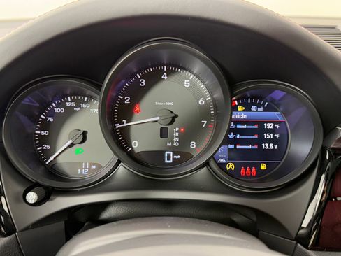 Certified 2026 Porsche Macan AWD/4WD image 22