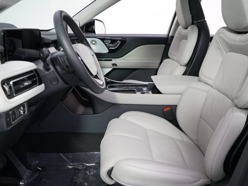 New 2026 Lincoln Aviator Reserve AWD/4WD image 13