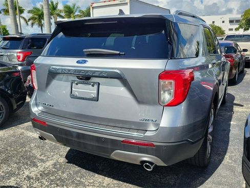 Used 2023 Ford Explorer Platinum w/ Technology Package image 3