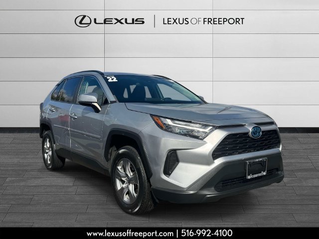 Used 2022 Toyota RAV4 XLE AWD/4WD image 1