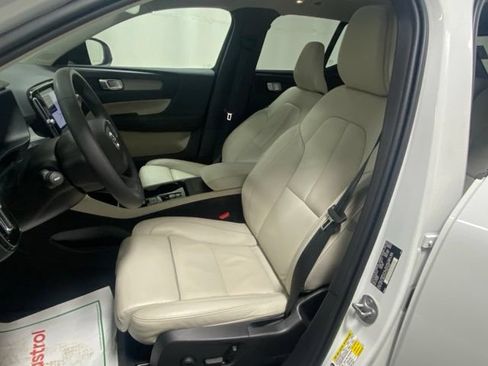 Used 2024 Volvo XC40 B5 Plus w/ Climate Package AWD/4WD image 11